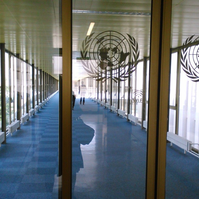 Der Gang vom Neubau zum Altbau im Palais der Nationen, Genf, 2016.