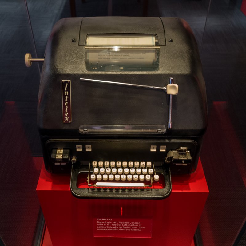 Foto: Jim Kuhn auf Wikimedia Commons, CC BY 4.0 Deed Moscow-Washington teletype hotline