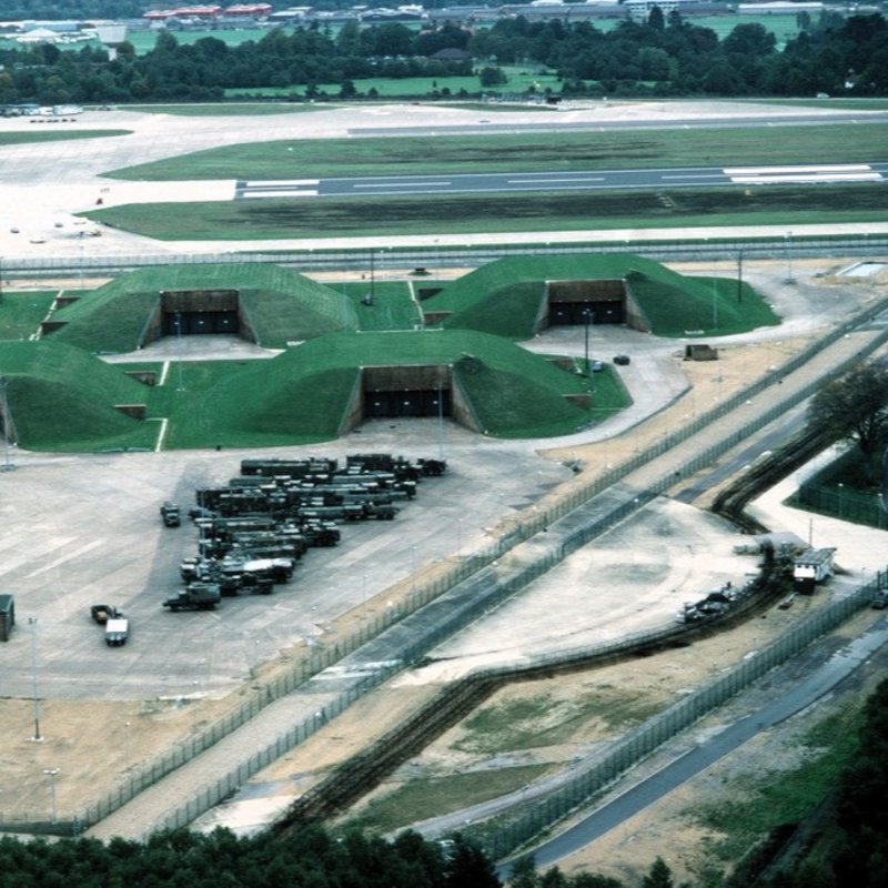 Luftaufnahme des britisch-amerikanischen Luftwaffenstützpunkt Greenham Common
