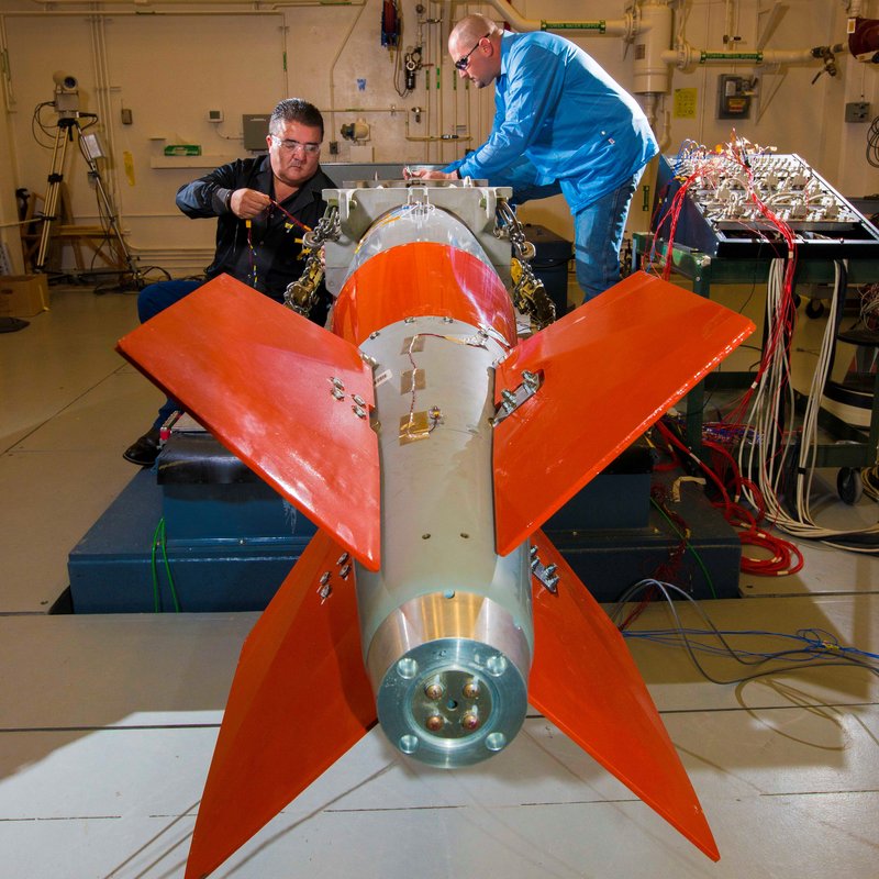 Vibration- und Schocktest an einer B61-12 Atombombe.